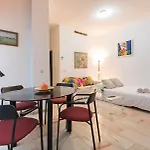 Pavia Central Suite By Valcambre